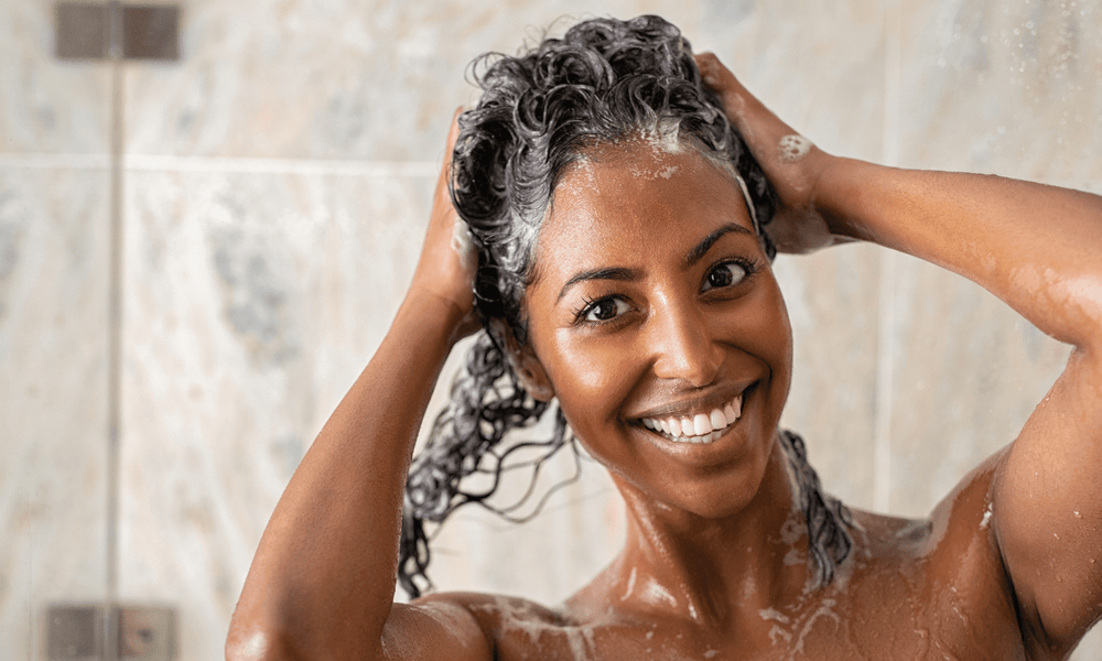 Porquê e quando utilizar um champô estimulante do crescimento do cabelo